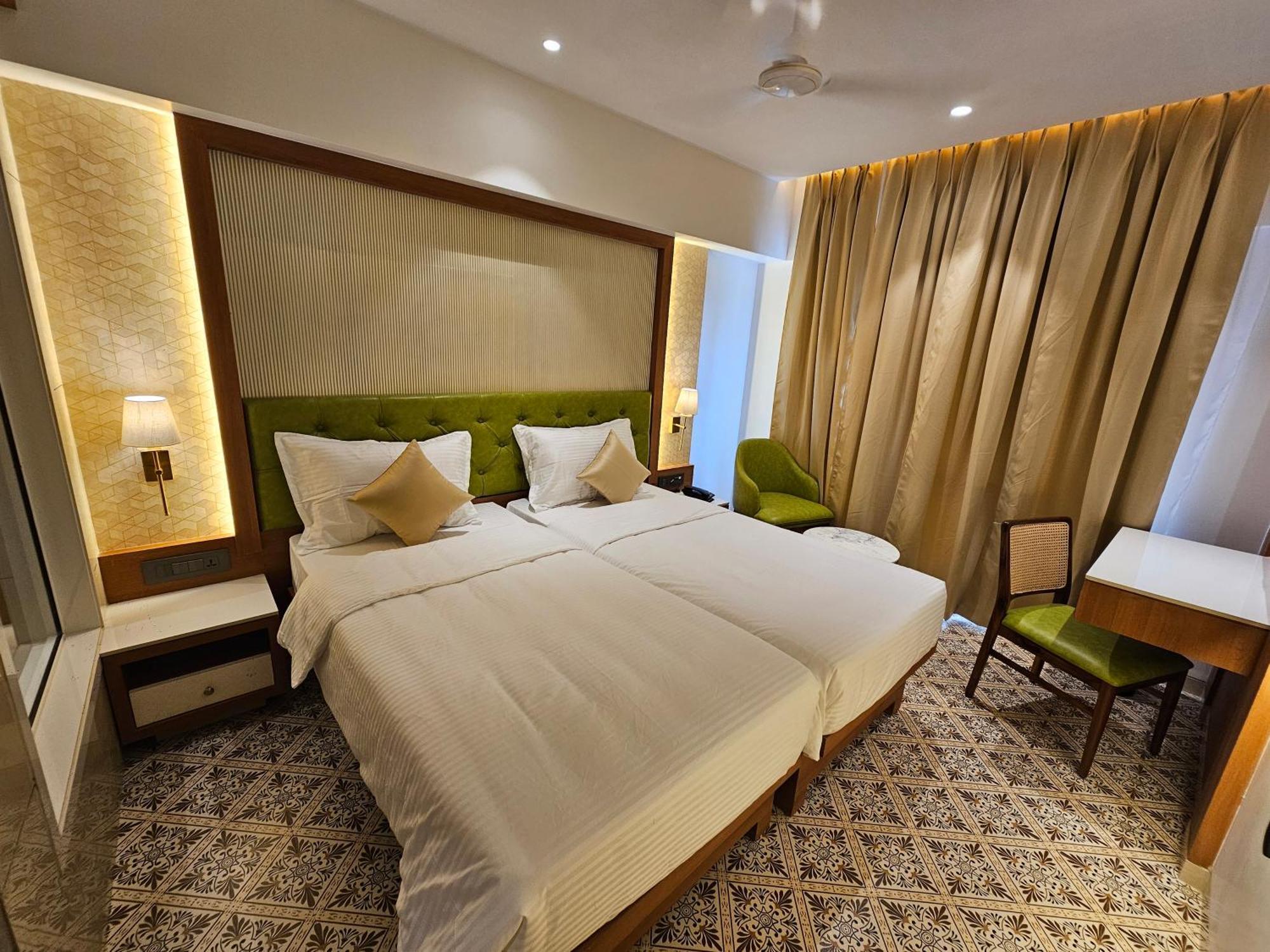 Hotel Golden Nest Thane Eksteriør bilde