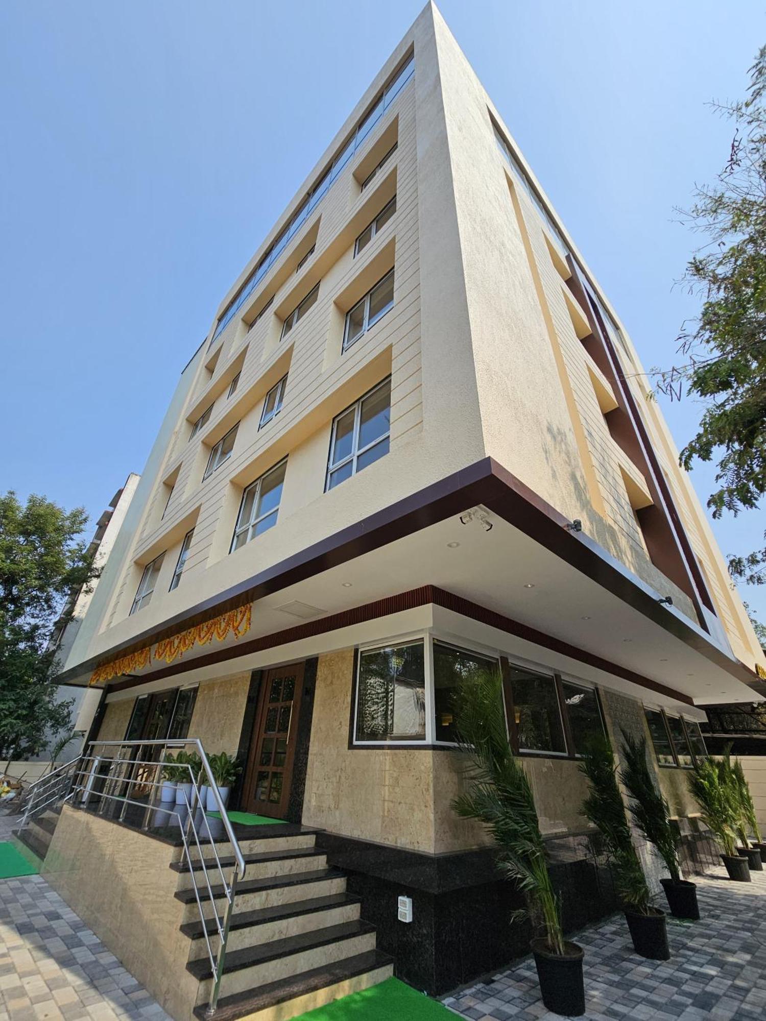 Hotel Golden Nest Thane Eksteriør bilde
